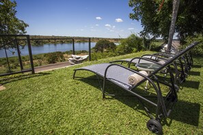 Outdoor pool, sun loungers - Buhala Lodge (Nkomazi)