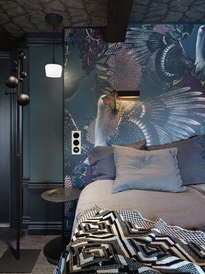 Decoración personalizada, muebles diferentes y cortinas blackout 