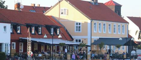 Vista frontal de la propiedad