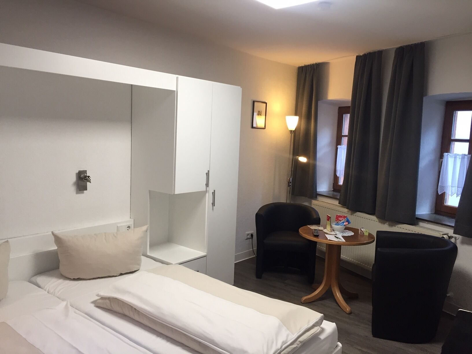 economy double room | room amenity