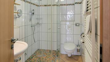 Shower kamar mandi