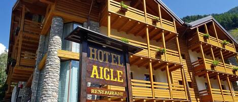 Façana frontal de l'allotjament