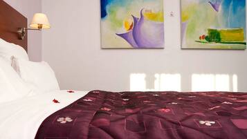 Comfort tweepersoonskamer | Een bureau, gratis babybedden, extra bedden (toeslag), gratis wifi