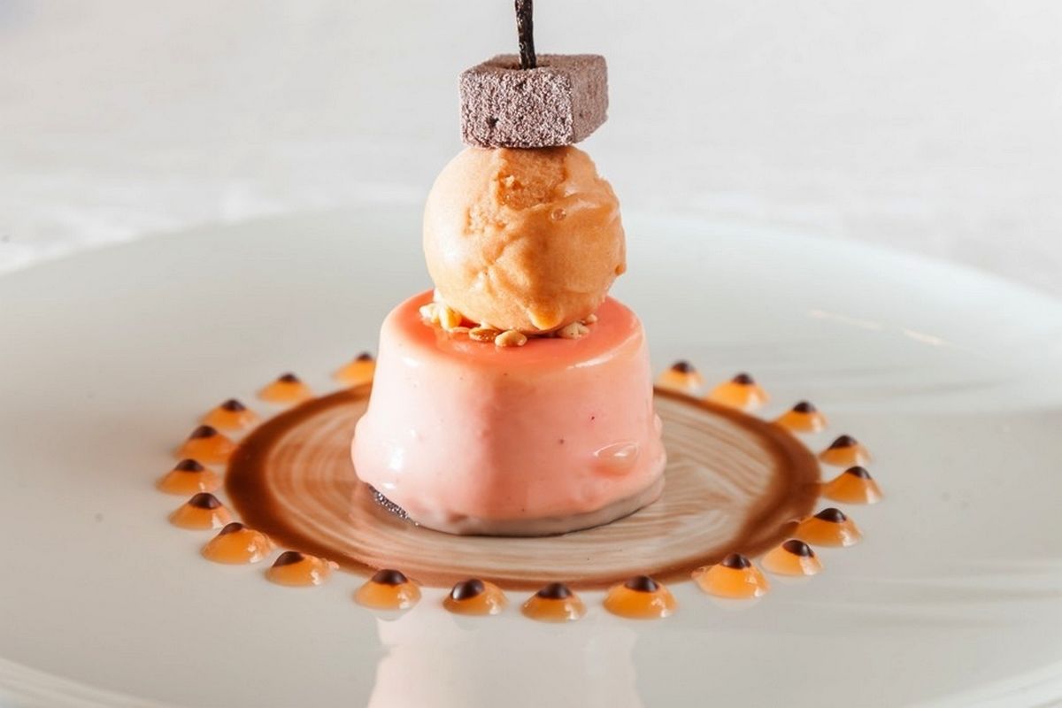 lunch and dinner served, french cuisine