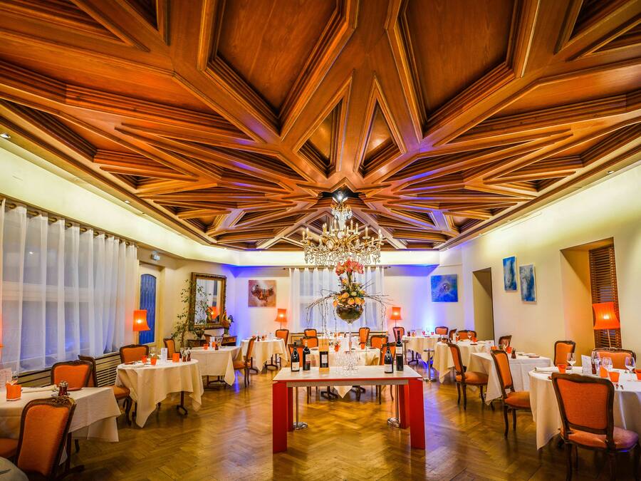 Lunch and dinner served, French cuisine