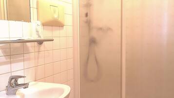 Rainfall showerhead, hair dryer, bidet, towels