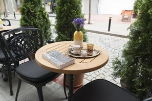 Buiten dineren