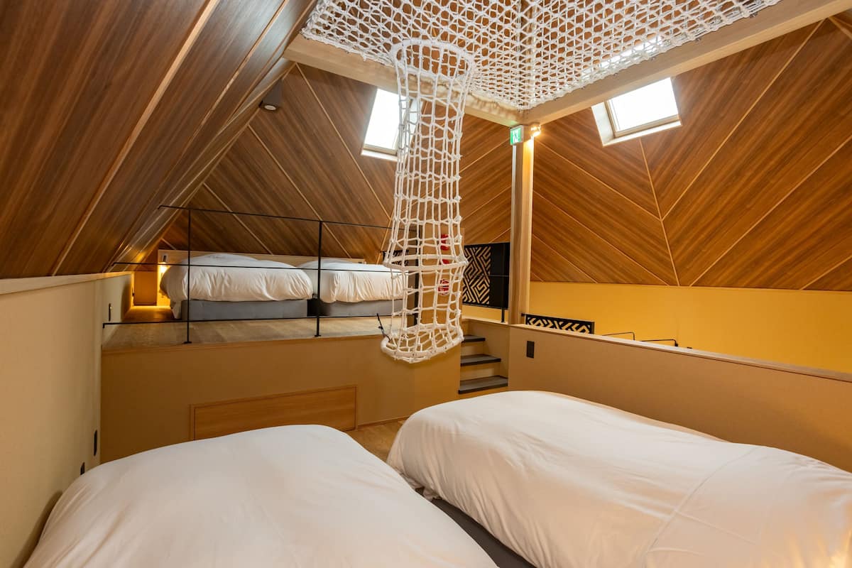 Zimmersafe, Schreibtisch, Verdunkelungsvorhänge, kostenloses WLAN