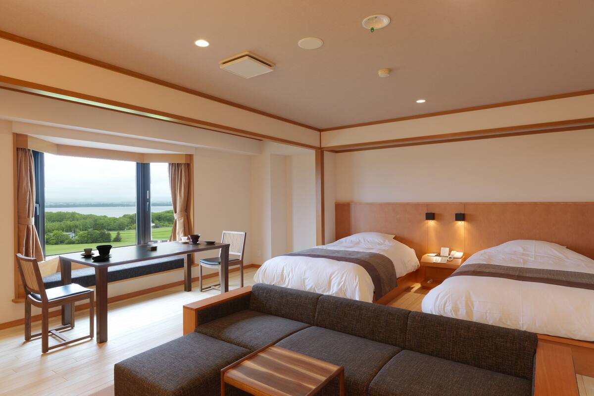 deluxe japanese western style room (non smoking) | 1 bedroom, in-room safe, desk, blackout curtains