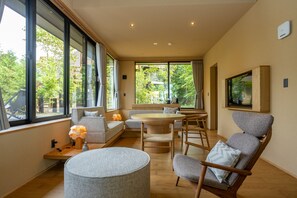 In-room safe, desk, free WiFi, bed sheets