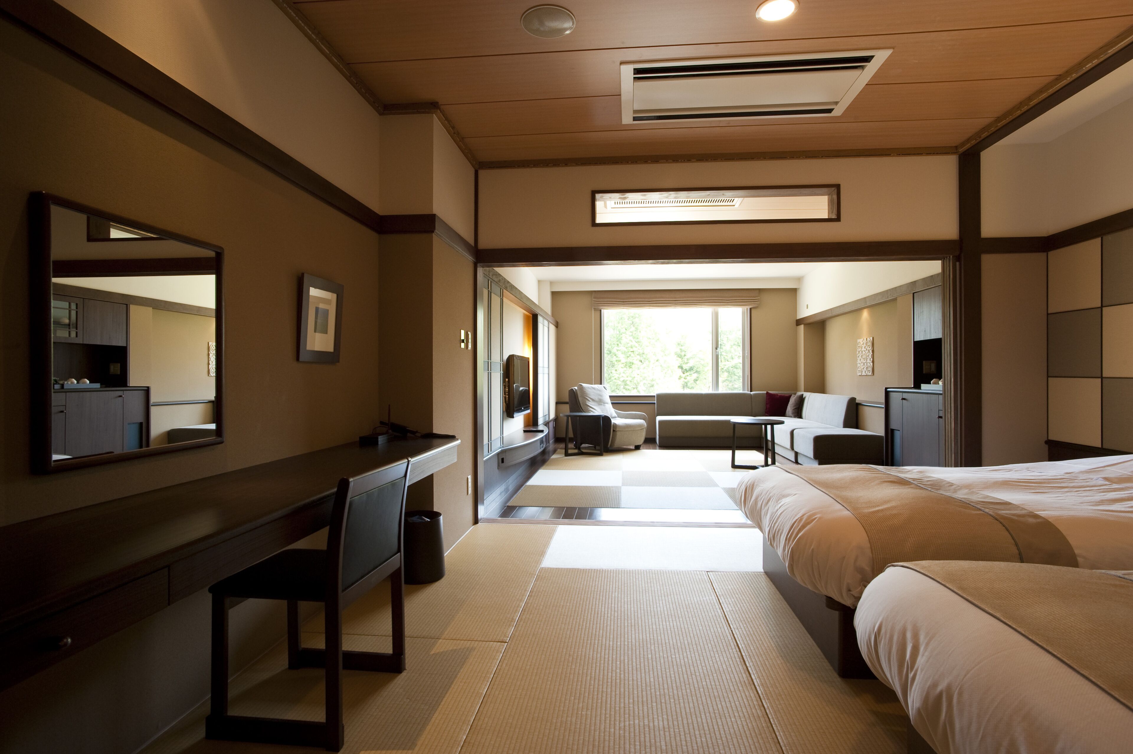 japanese & western style room | 1 bedroom, in-room safe, desk, free wifi