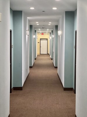 Hallway - Americas Best Value Inn Sulphur (Sulphur)
