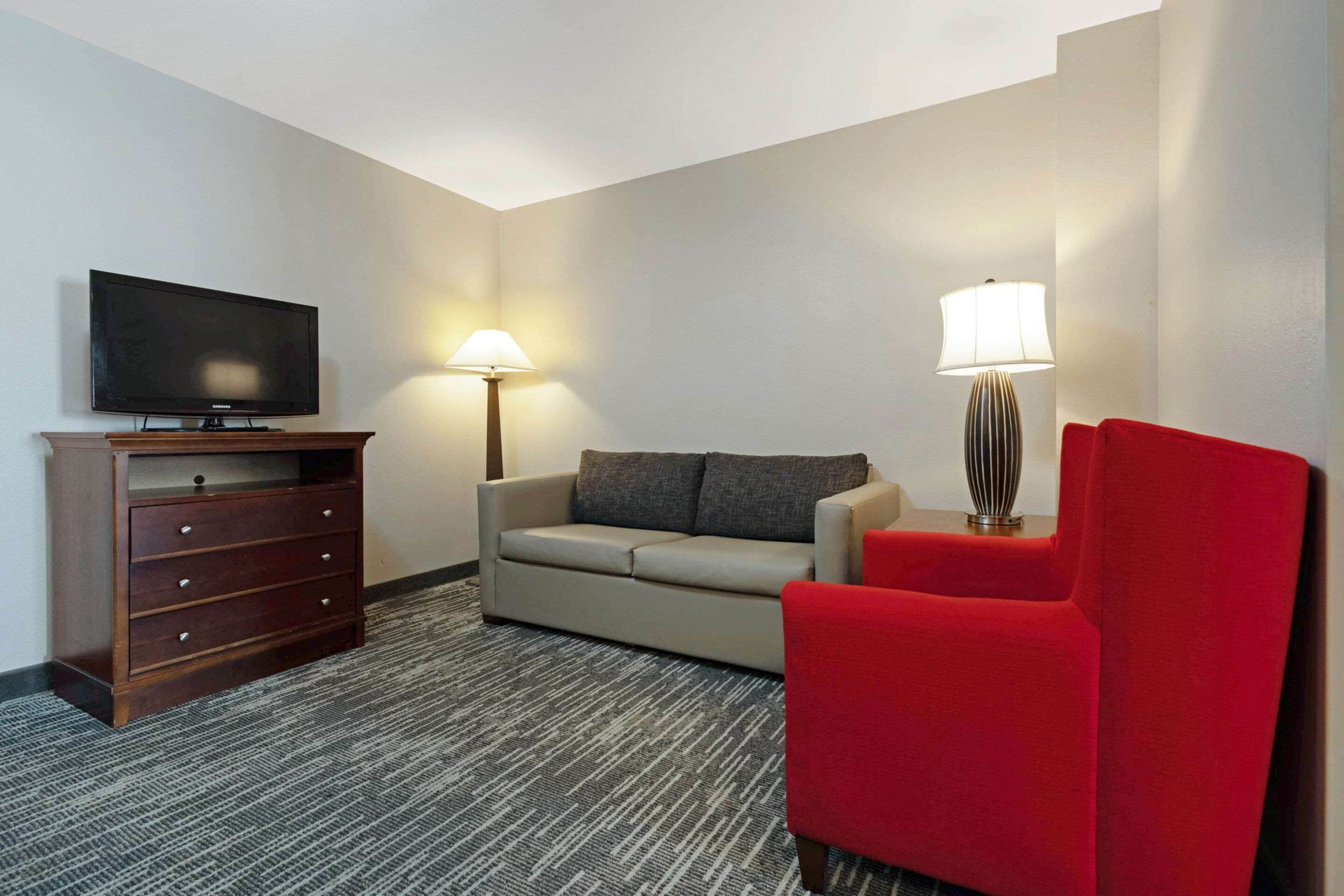 premium bedding, in-room safe, desk, blackout curtains