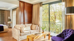 Premium bedding, minibar, in-room safe, desk