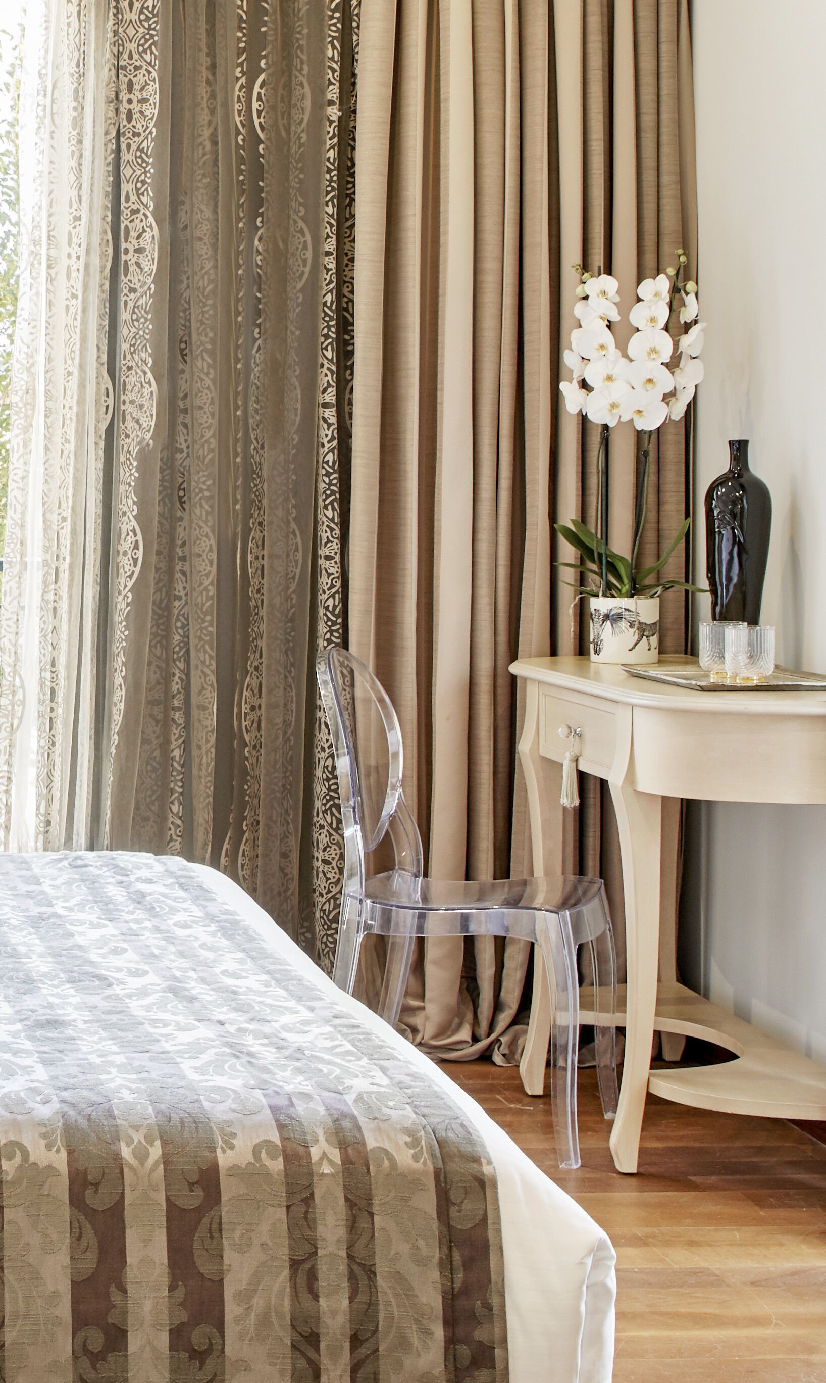 standard double room | premium bedding, minibar, in-room safe, desk