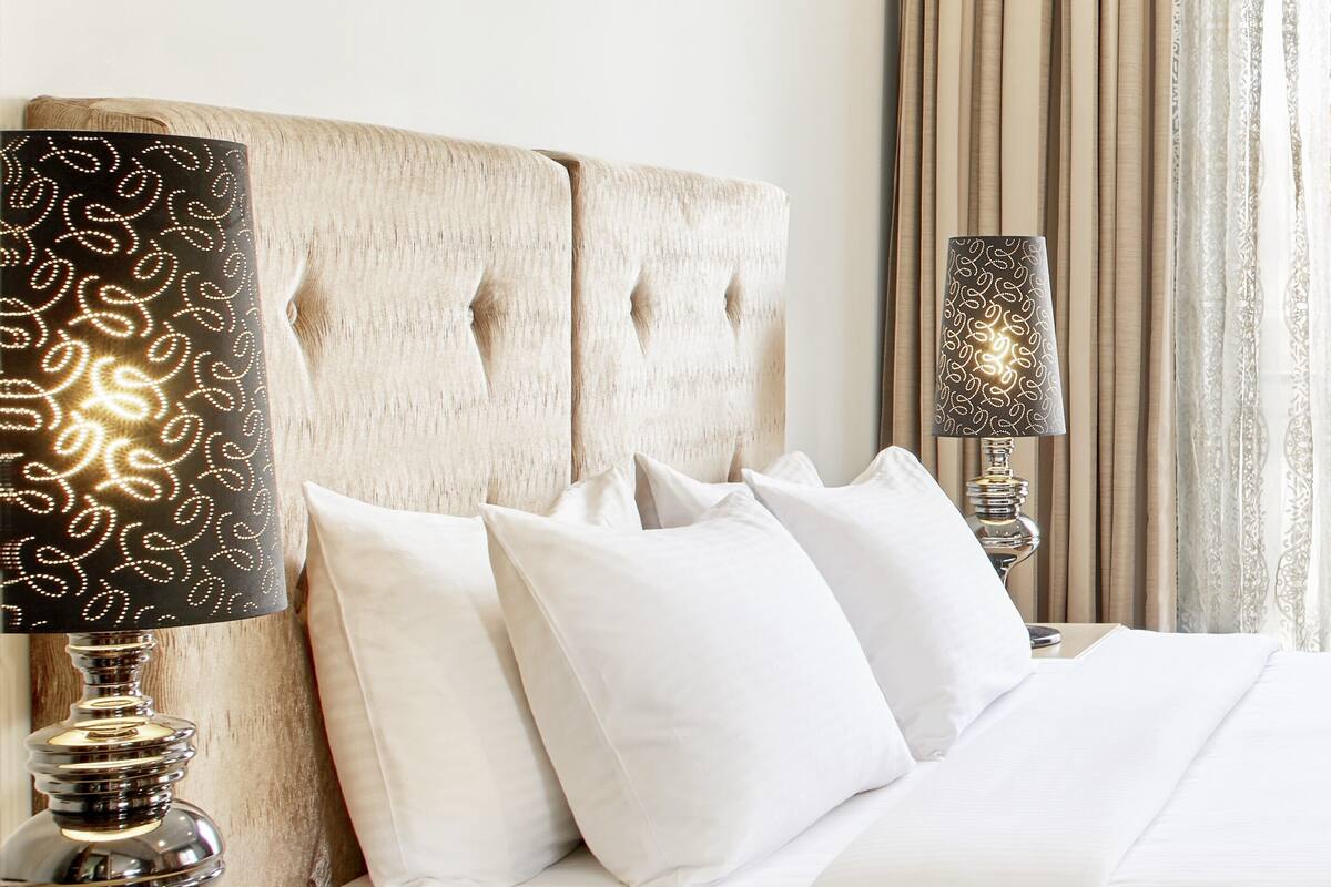 standard double room | premium bedding, minibar, in-room safe, desk