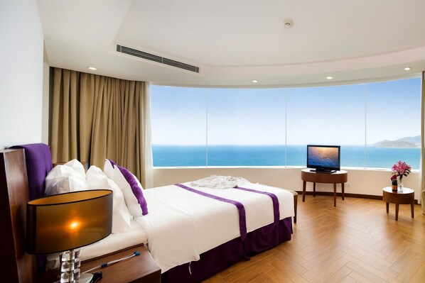 Chambre Sénior, 1 très grand lit, vue océan (King)