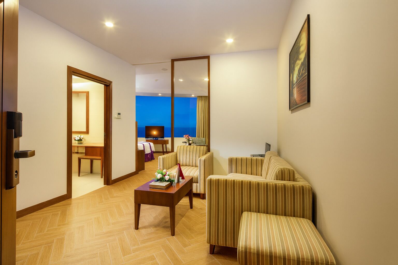 senior suite ocean view king | living room | 32-inch lcd tv with cable channels, tv