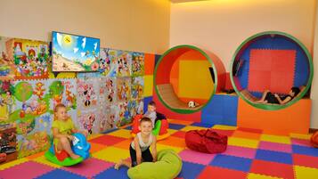 Innen-Kinderspielplatz