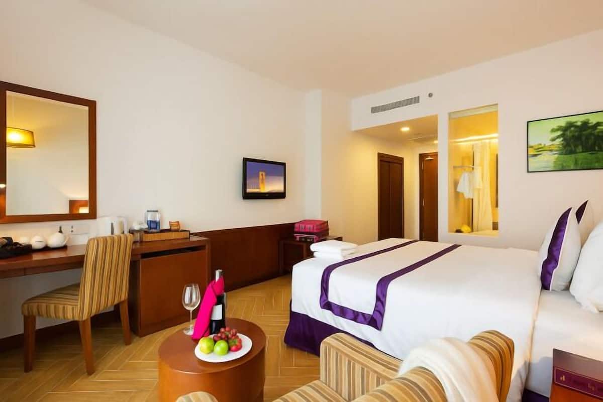 1 chambre, minibar, coffres-forts dans les chambres, bureau