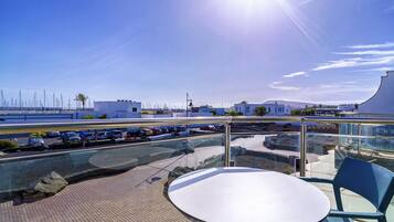 Superior Apartment | Terrace/patio