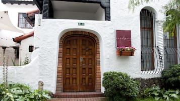 1 bedroom, minibar, desk, rollaway beds