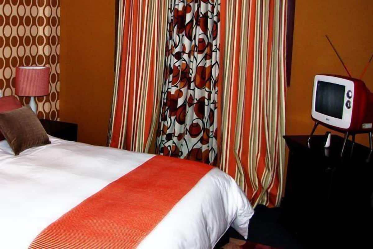 Standard Double Room | 1 bedroom, minibar, desk, rollaway beds