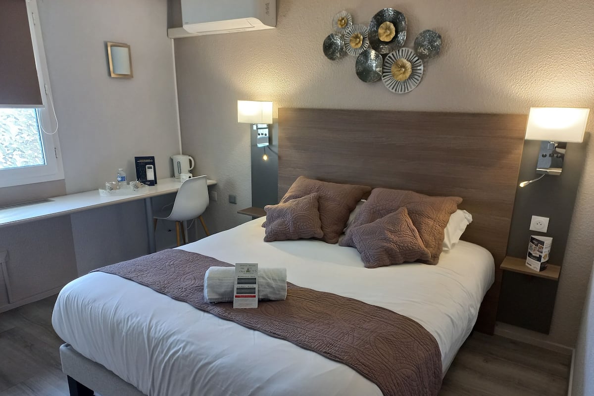 Superior Double Room, Private Bathroom, Garden Area | Desk, blackout curtains, soundproofing, free cots/infant beds