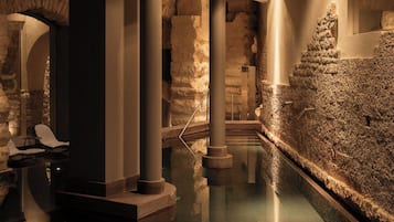 Behandlingsrom for par, badstue, boblebad og tyrkisk bad/hamam