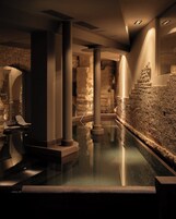 Salas de tratamientos para parejas, sauna, bañera de hidromasaje