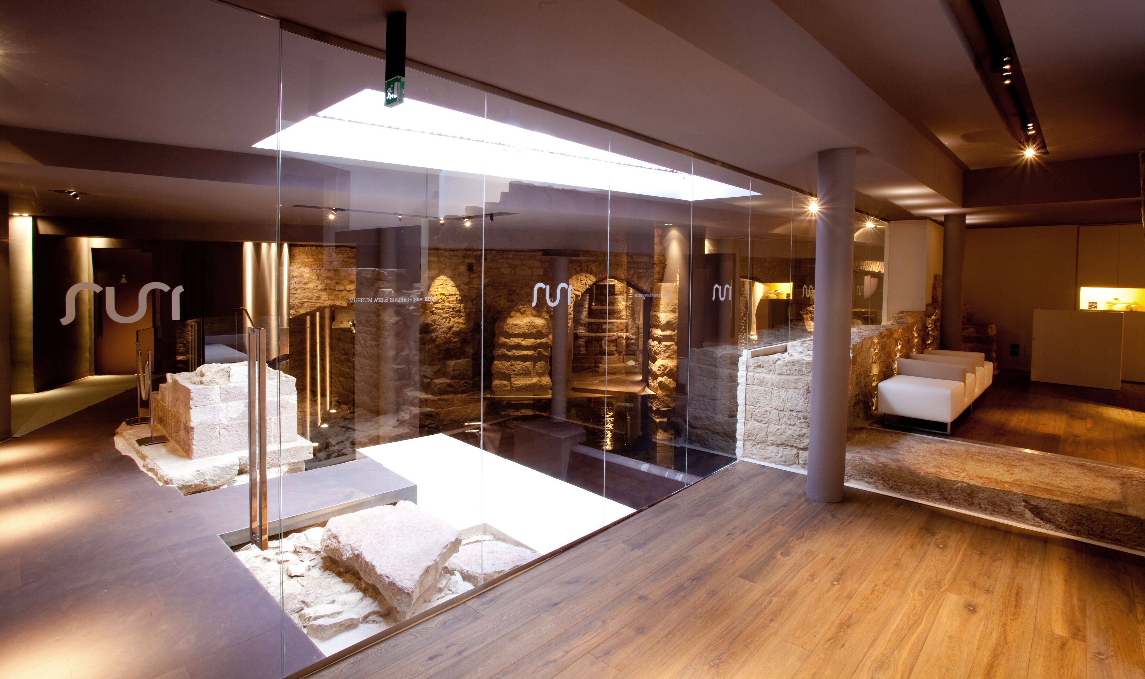 couples treatment room(s), sauna, hot tub, turkish bath/hammam