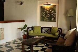 Lobby sitting area - Basaga Holiday Residences (Kuching)