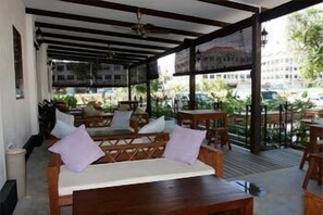 Terrace/patio - Basaga Holiday Residences (Kuching)