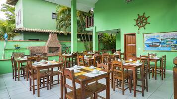 Tägliches inbegriffenes großes Frühstück