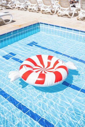 Indoor pool, seasonal outdoor pool, pool umbrellas, sun loungers - The Cosmopolitan Hotel (Dekwaneh)