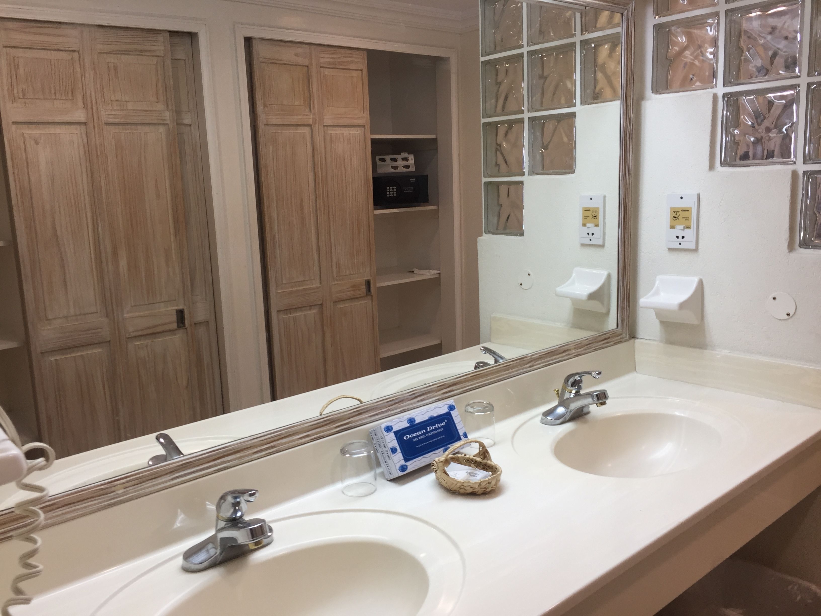 studio, 2 double beds, ground floor | bathroom | shower, hair dryer, towels