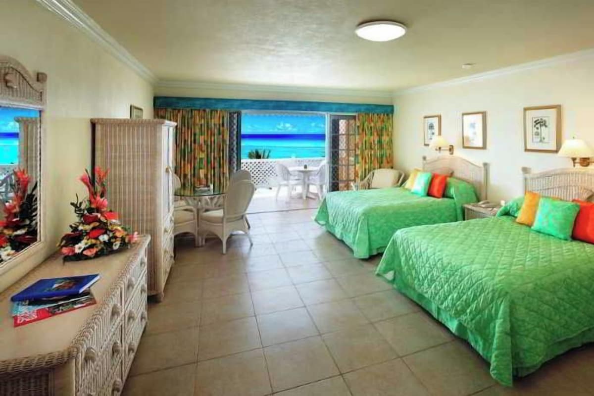 OCEAN FRONT STUDIO