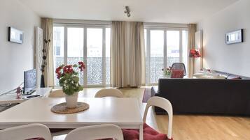 Standard Apartment, 2 Bedrooms | Living room