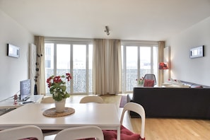 Standard-Apartment, 2 Schlafzimmer | Wohnzimmer
