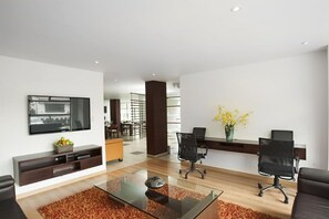 Business center - Hotel Tivoli Suites (Bogotá)
