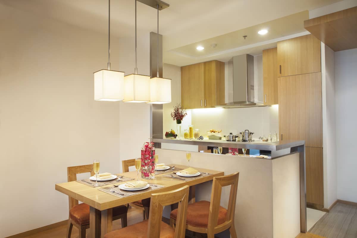 Fridge, microwave, stovetop, electric kettle