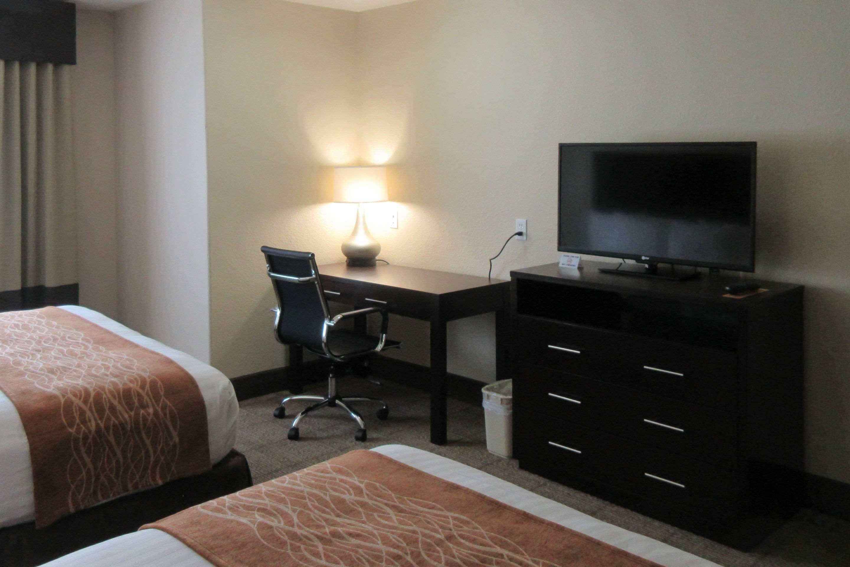 room, 2 queen beds, non smoking | desk, laptop workspace, soundproofing, free wifi