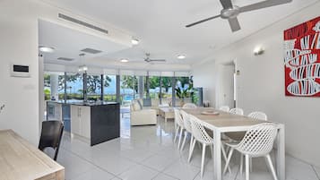 Penthouse, 3 Bedrooms, Oceanfront (Ground Floor) | Living area