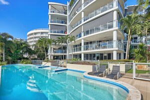 2 outdoor pools, sun loungers
