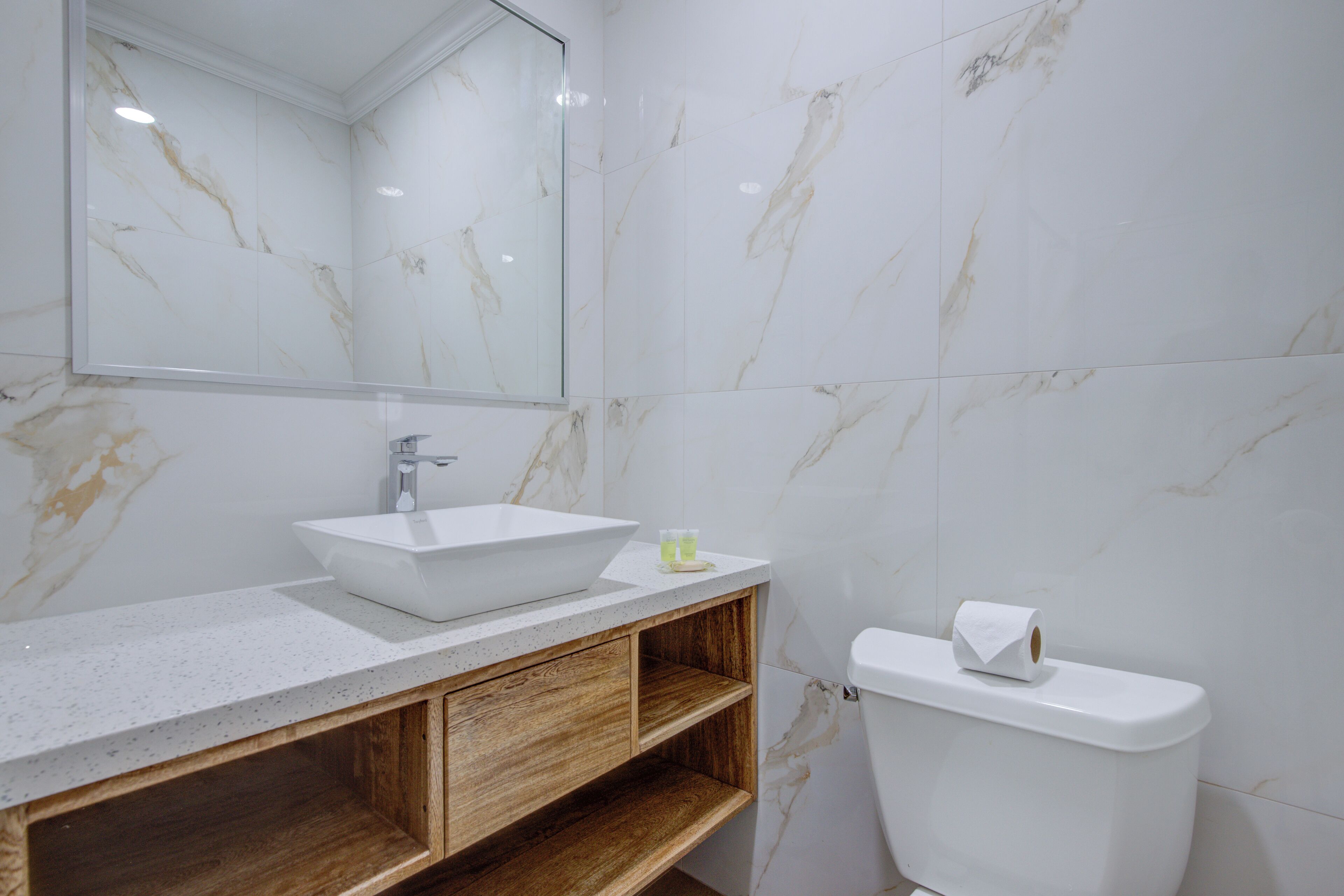 single room, non smoking | bathroom | shower, hair dryer, towels