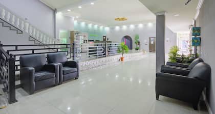 Airport Suites Hotel