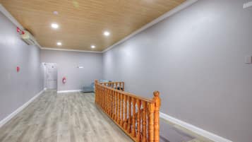 Télévision de 25 pouces avec chaßnes par satellite