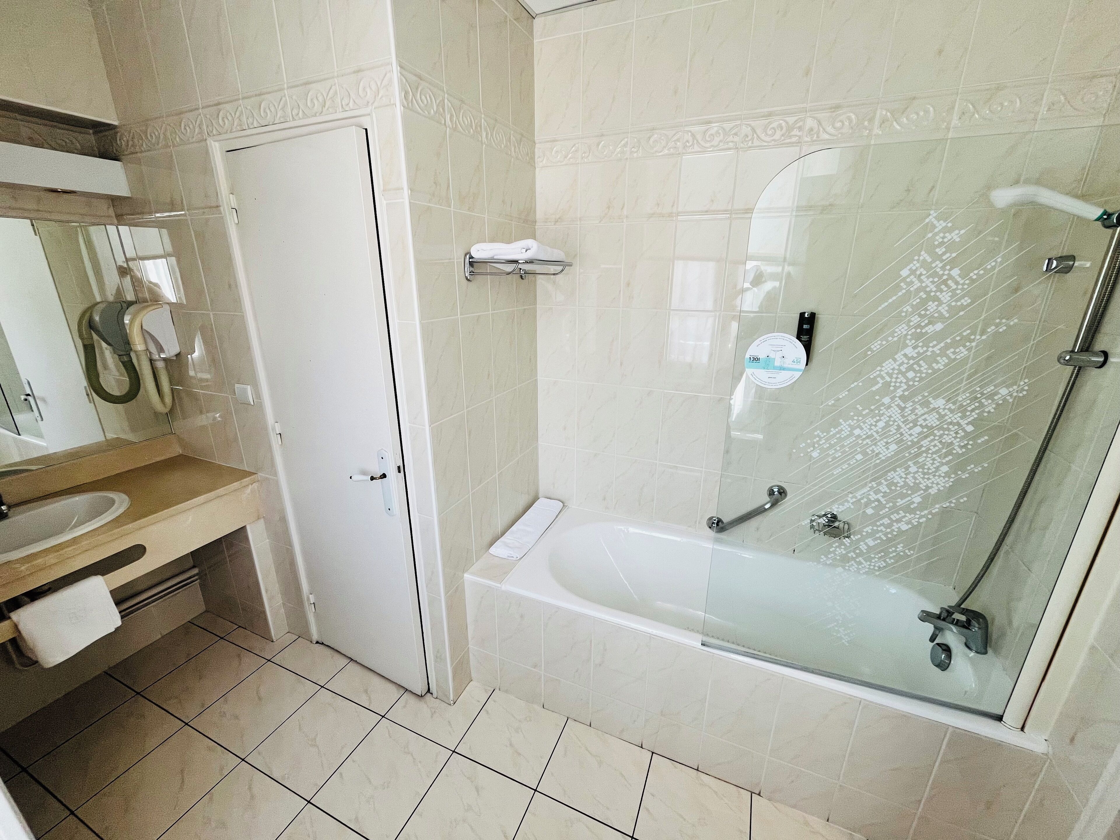 comfort double room | bathroom | hair dryer, towels, soap, shampoo