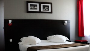 Standard Room, 1 Double Bed | Memory foam beds, desk, laptop workspace, blackout drapes - Enzo Hotels Cannes Ecluse by Kyriad Direct (Cannes-Ecluse)