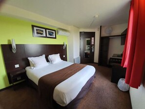 Room - Enzo Hotels Cannes Ecluse by Kyriad Direct (Cannes-Ecluse)